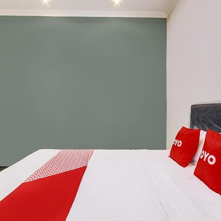 Oyo 92479 Pasadena House Hotel Krapyak Екстериор снимка