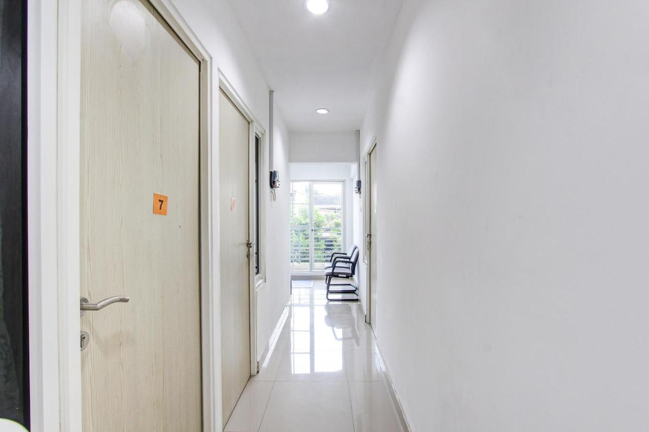 Oyo 92479 Pasadena House Hotel Krapyak Екстериор снимка