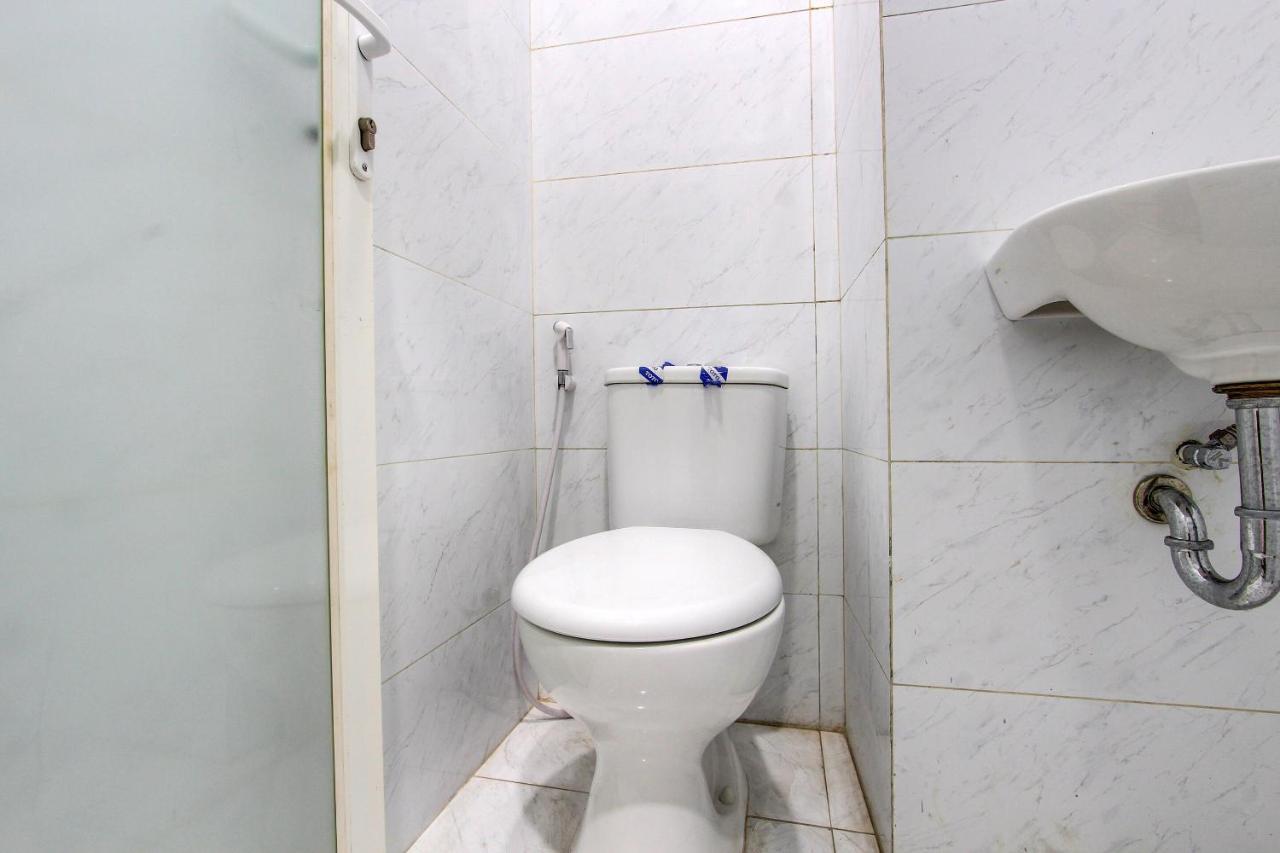 Oyo 92479 Pasadena House Hotel Krapyak Екстериор снимка