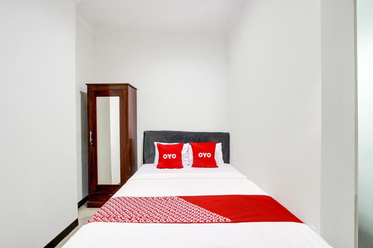 Oyo 92479 Pasadena House Hotel Krapyak Екстериор снимка