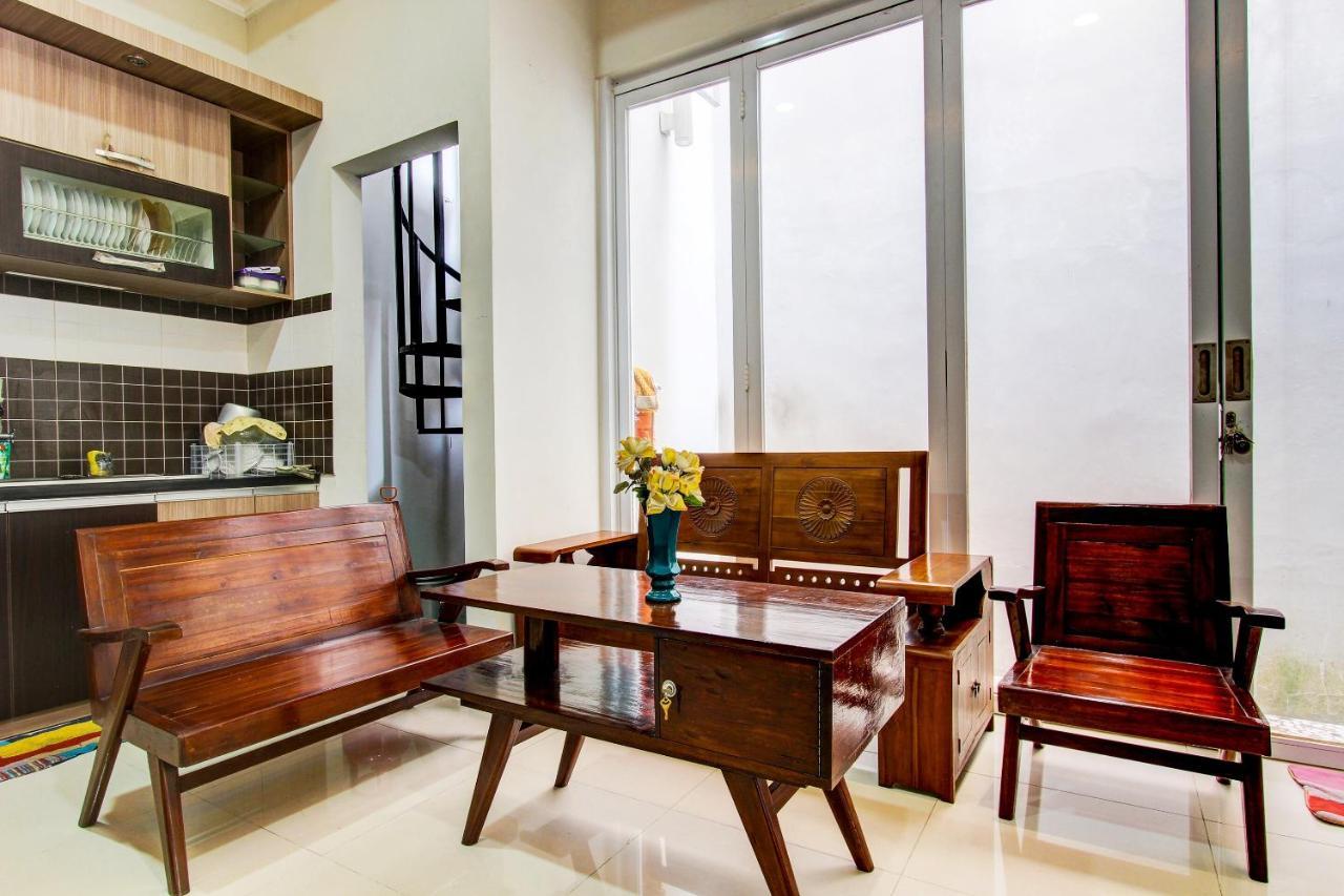 Oyo 92479 Pasadena House Hotel Krapyak Екстериор снимка