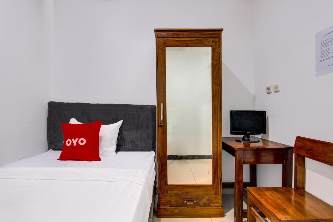 Oyo 92479 Pasadena House Hotel Семаранг Екстериор снимка