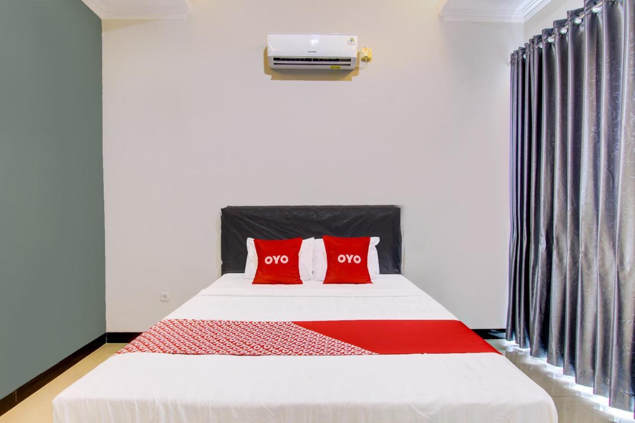 Oyo 92479 Pasadena House Hotel Krapyak Екстериор снимка