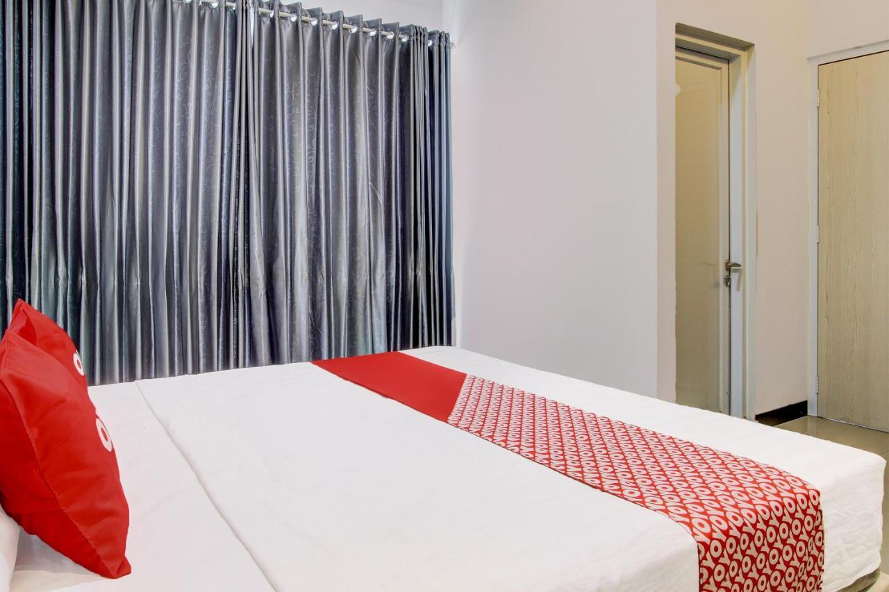 Oyo 92479 Pasadena House Hotel Krapyak Екстериор снимка